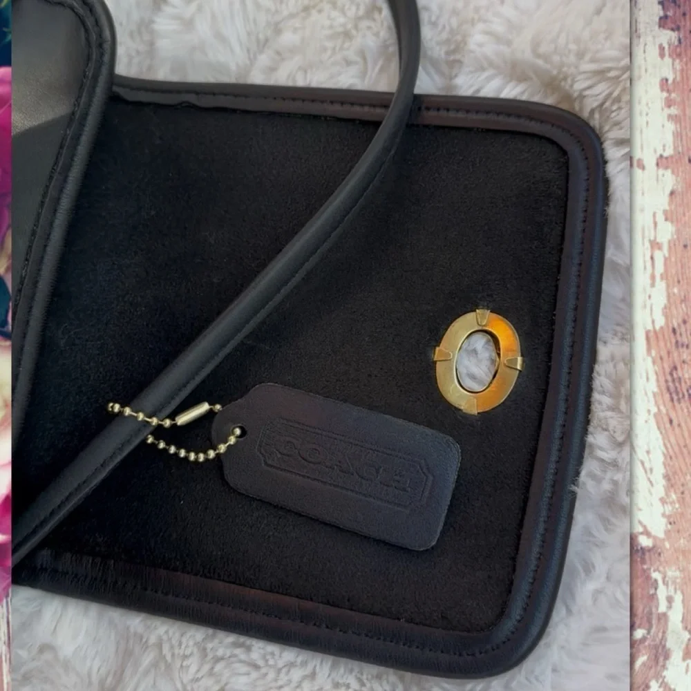VINTAGE COACH BLACK SCOOTER SIDEPACK CROSSBODY BAG